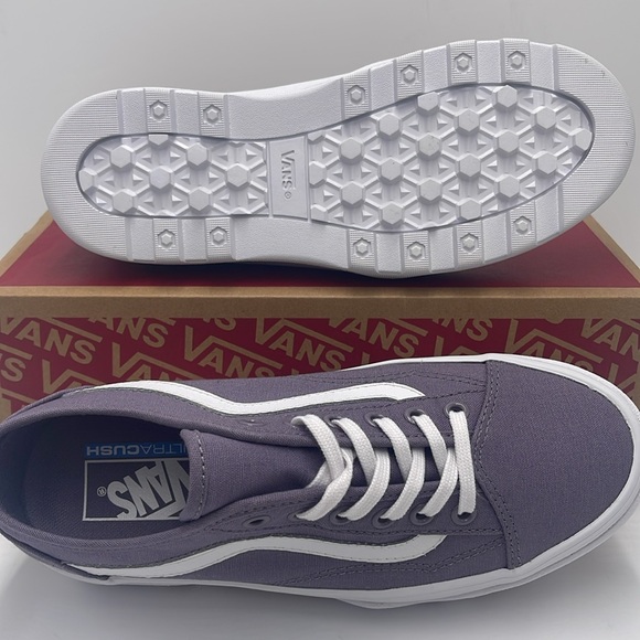 Vans WMNS Sentry Old Skool Gray Ridge
VN0A5KR3NKE
Sneakers - Picture 3 of 16